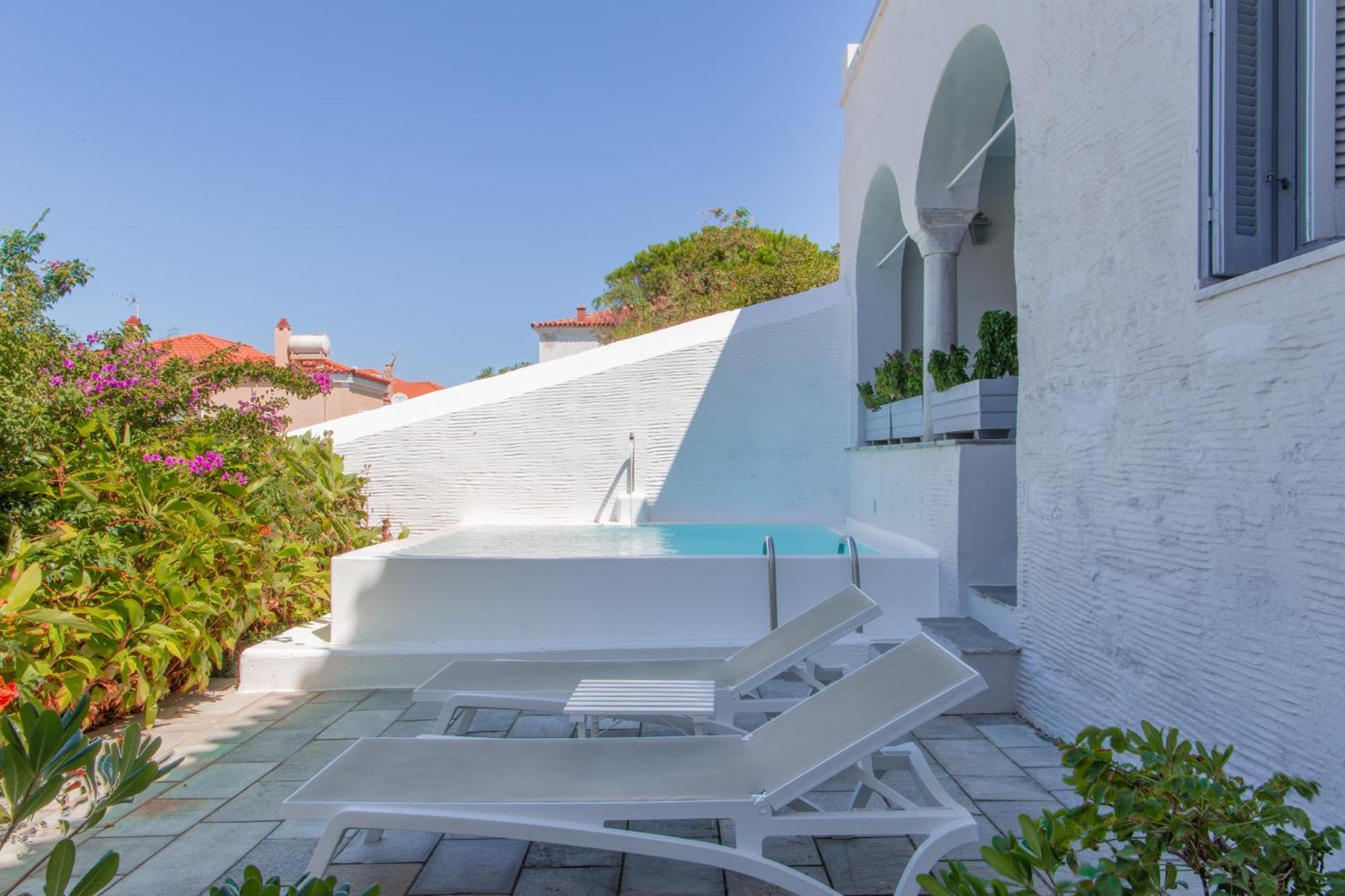 Micra Anglia Boutique Hotel&Spa Ándros Extérieur photo